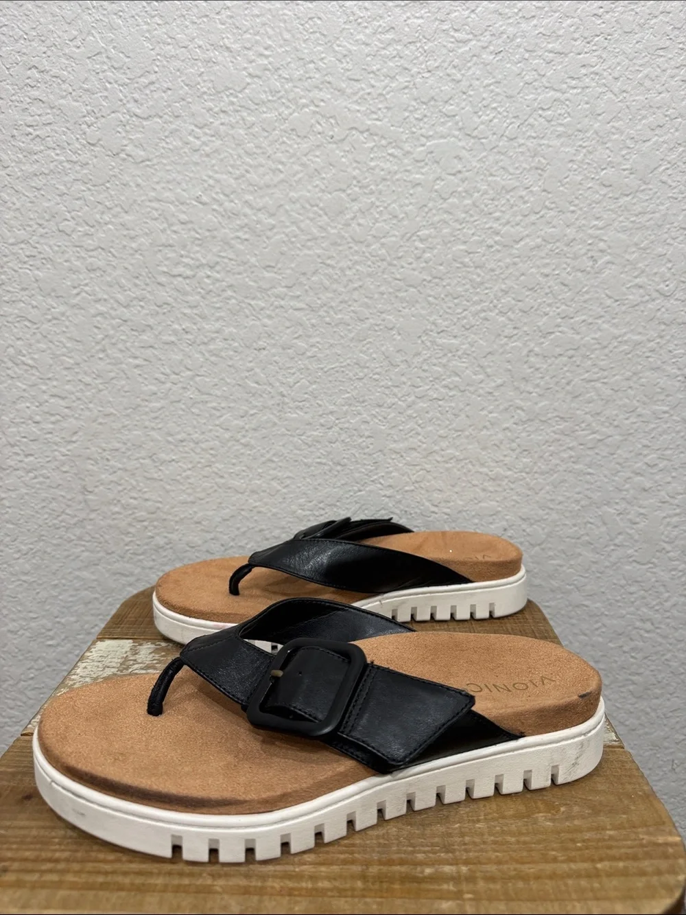 Vionic Uptown Matin Black Leather Sandals Dize 8.5